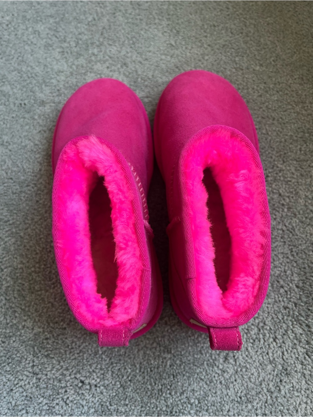 Ugg Classic Ultra Mini Boots - Picture 2 of 5